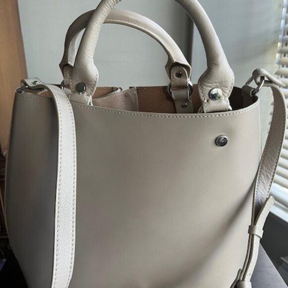 Zara cow leather bucket bag. - Picture 2 of 3
